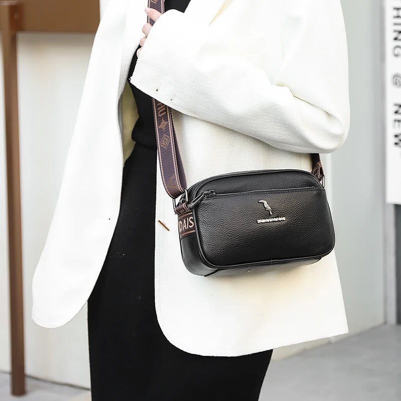 Bolsa de Couro Feminina Transversal Pequena