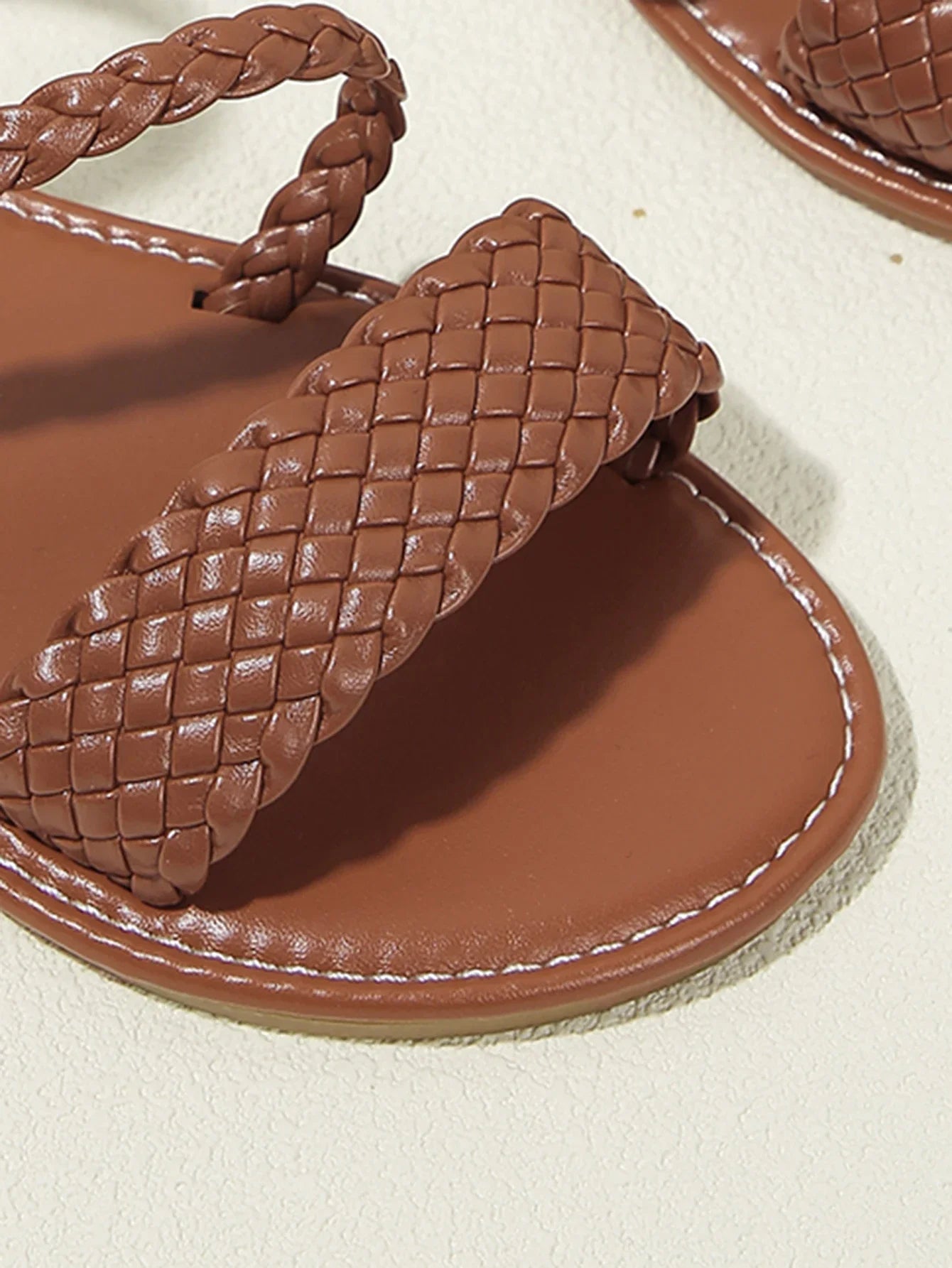 Sandália Rasteira de Couro Helena